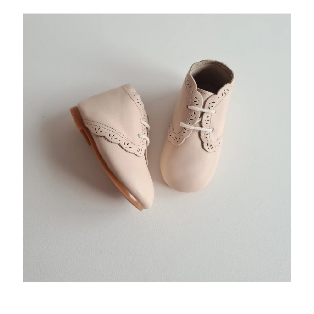 **SOLD ** Indi & Co size 8 Blush scalloped high top ankle booties Fall ready